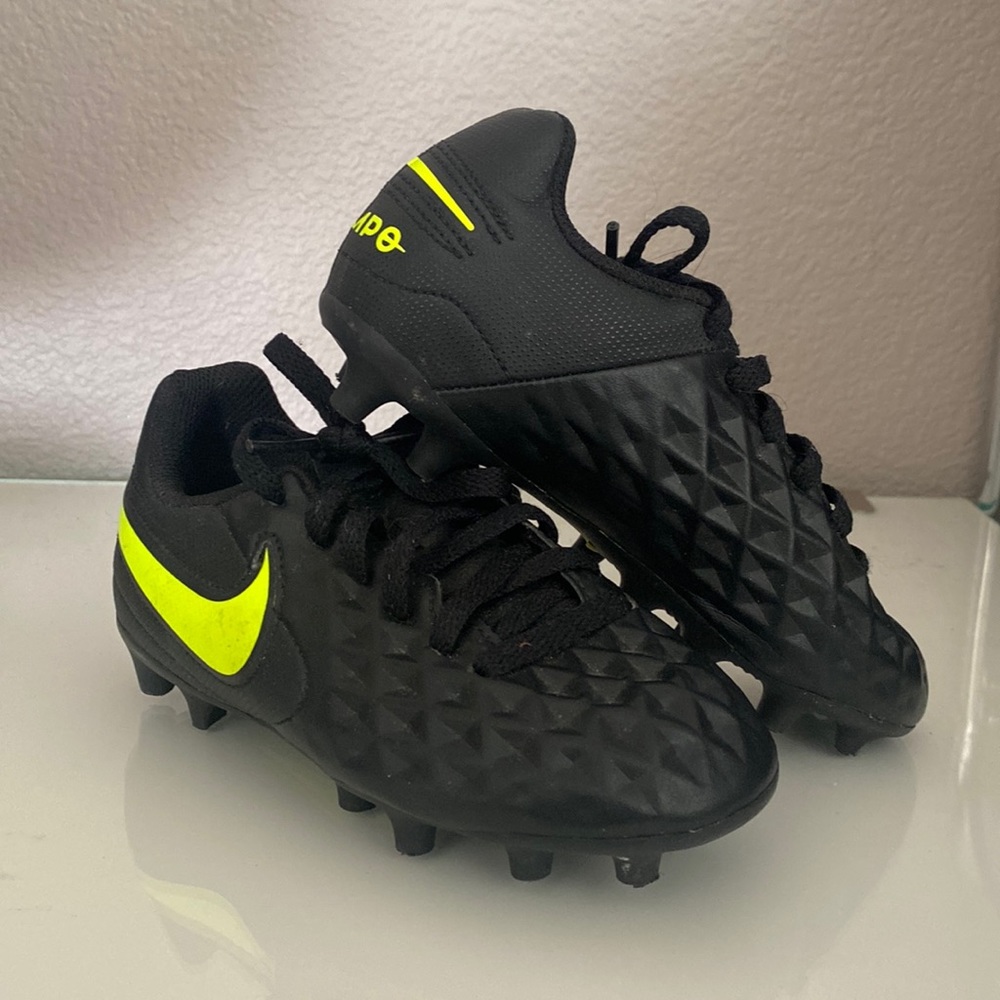 Nike Kids Tiempo Soccer Shoes